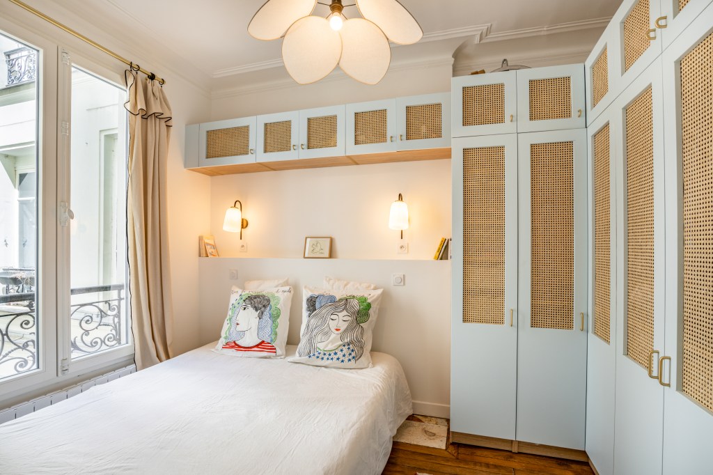 Chambre avec rangements sur mesure – appartement CAIL, Paris 10e