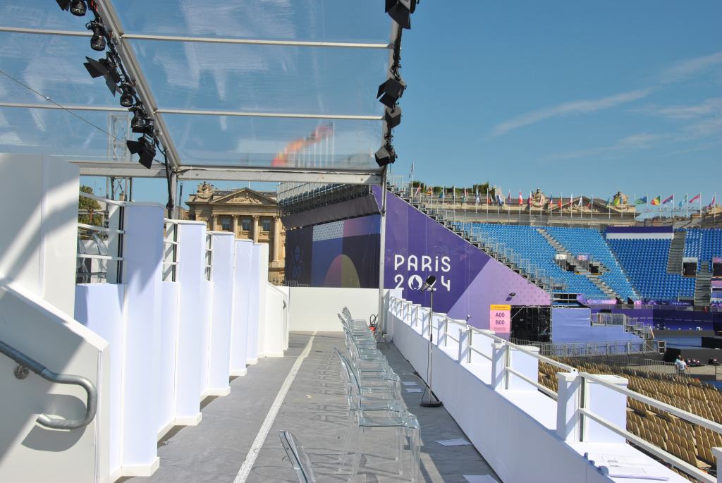 Circulation intérieure de la tribune présidentielle des Jeux Olympiques de Paris 2024