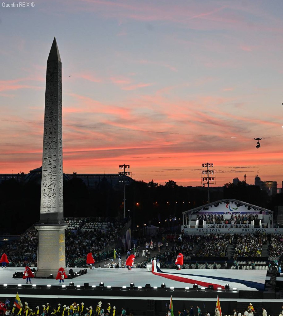 Tribune présidentielle des Jeux Olympiques de Paris 2024 vue depuis la place de la Concorde